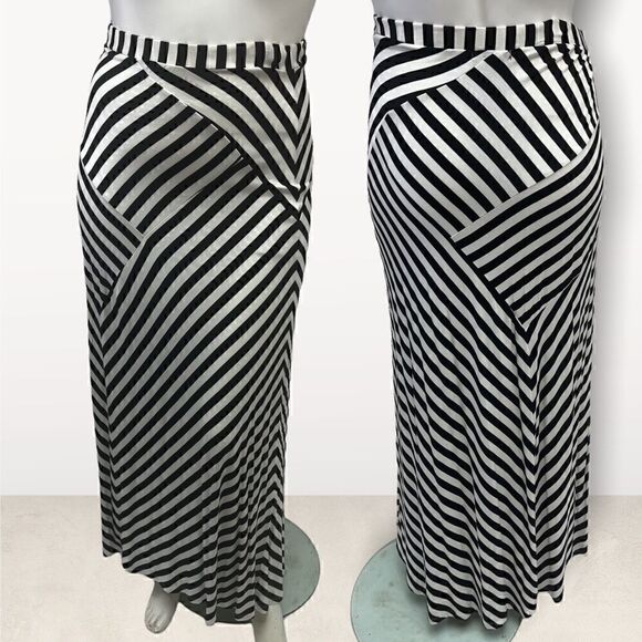 Design History Gray & White Stripped Maxi Skirt Chevron Pull In Sz XXL NWT MSRP - Picture 3 of 5